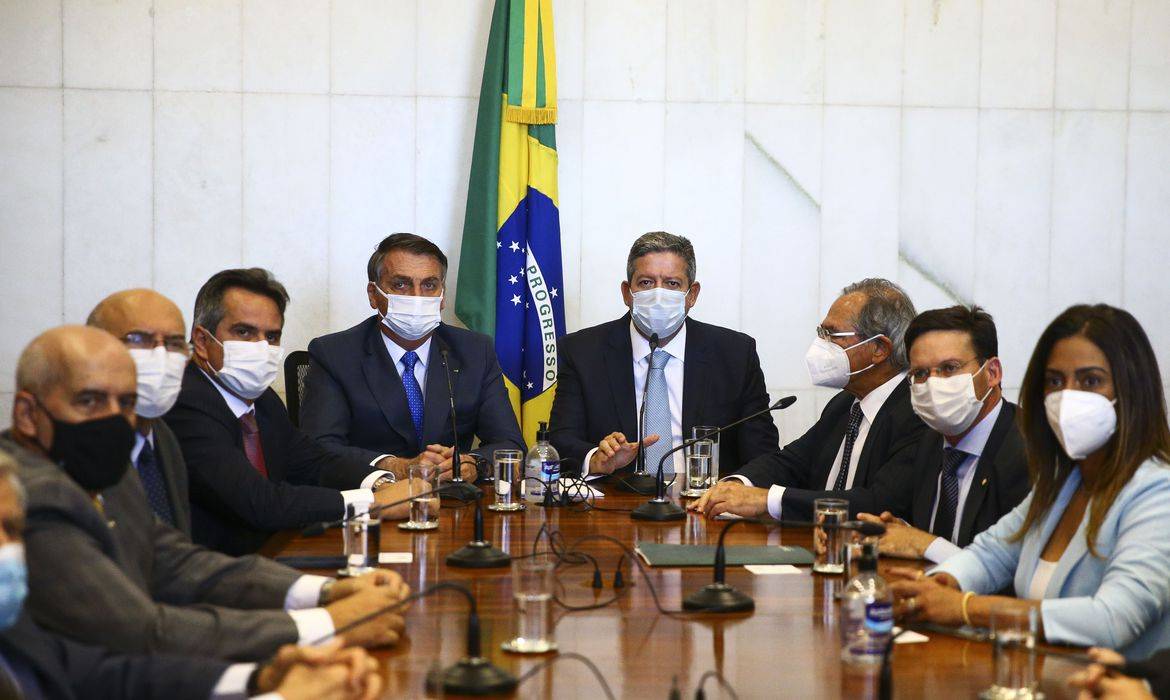 Presidente da Câmara dos Deputados, Arthur Lira, com Jair Bolsonaro e ministros